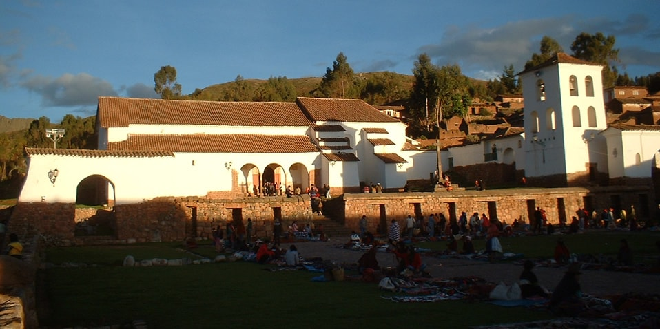 A Living Tapestry of Weaving and Agriculture. webp